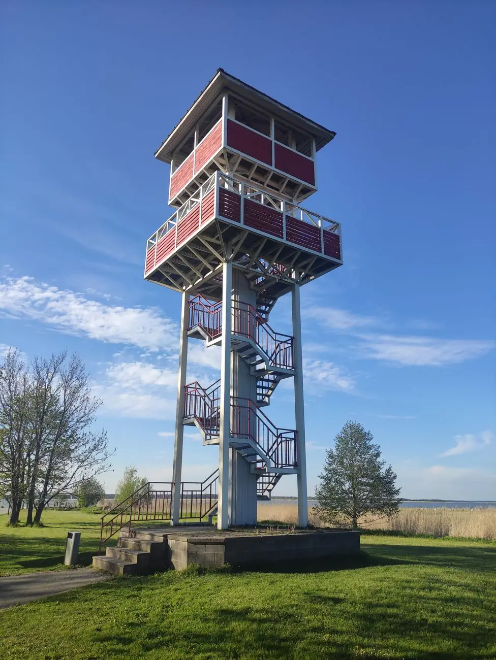 Haapsalu’s observation tower on Hommiku kallas, with red viewing-platform panels and exposed stair flights