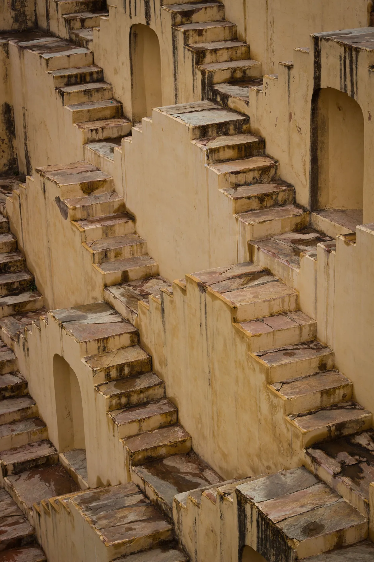 Panna Meena ka Kund’s interlocking sandstone stairways in Amer, Jaipur