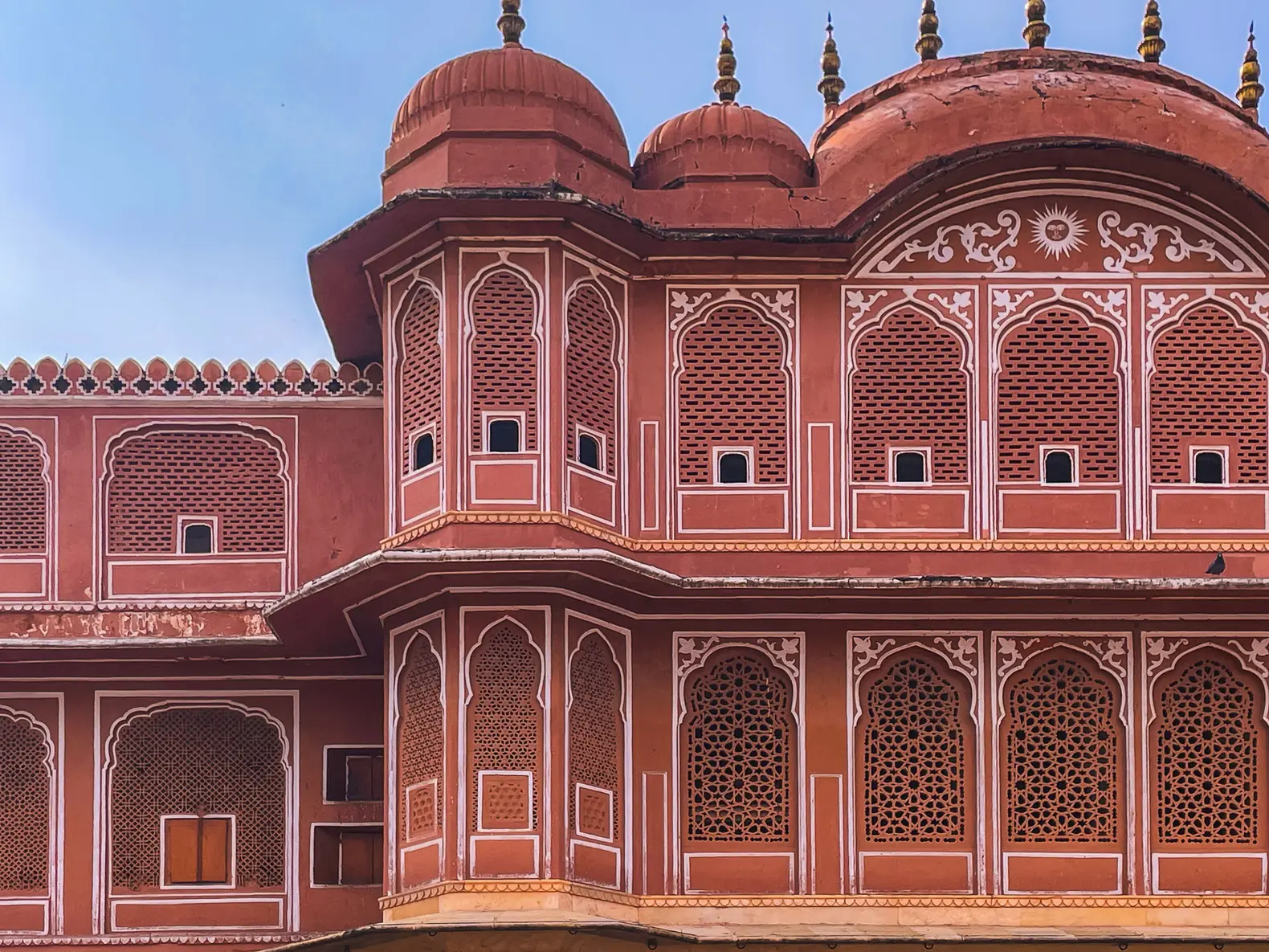 Hawa Mahal’s pink facade and screened windows in Jaipur