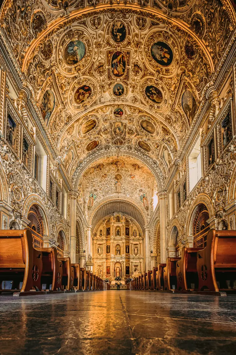 Gilded ceiling and nave inside Santo Domingo de Guzmán in Oaxaca