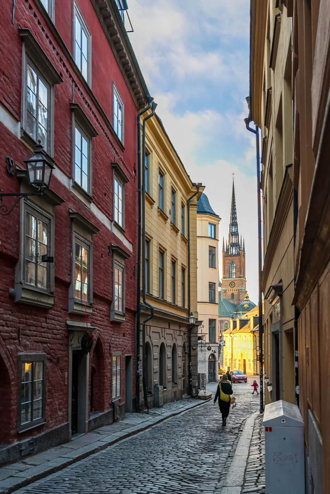 A Gamla Stan lane leading towards Riddarholmen Church